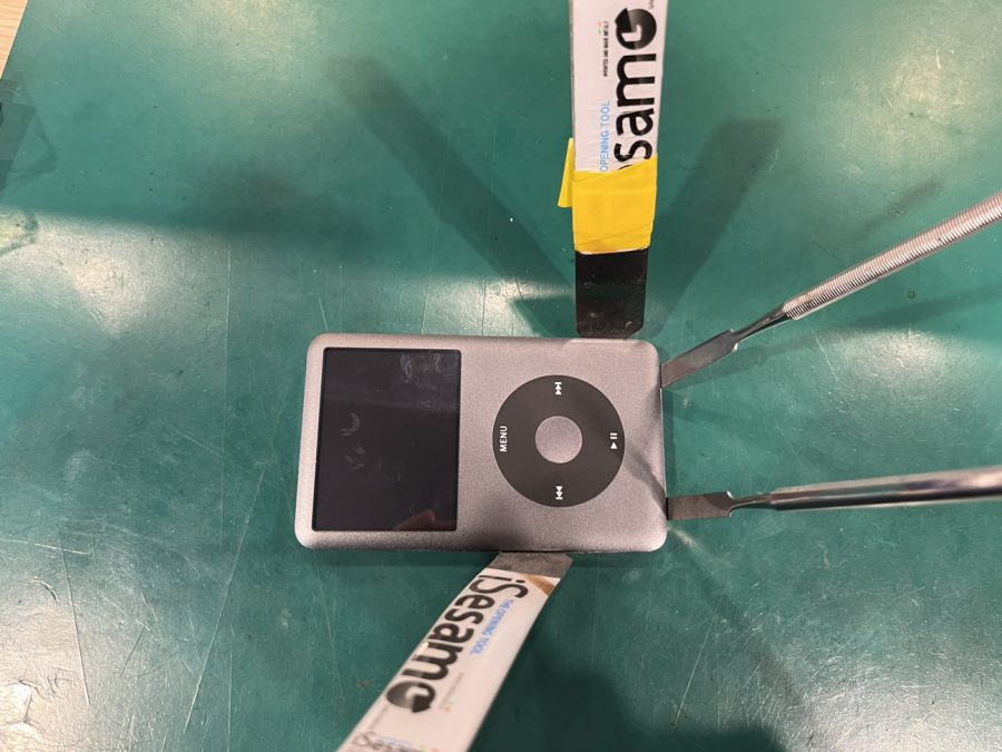 iPodClassic(A1238)のバッテリー交換、ハードディスク交換も？スマホ修理工房ペリエ千葉店へどうぞ！