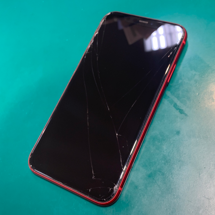ガラスが割れたらすぐに修理を！iPhone11（アイフォン11）画面交換【スマホ修理工房ココリア多摩センター店】