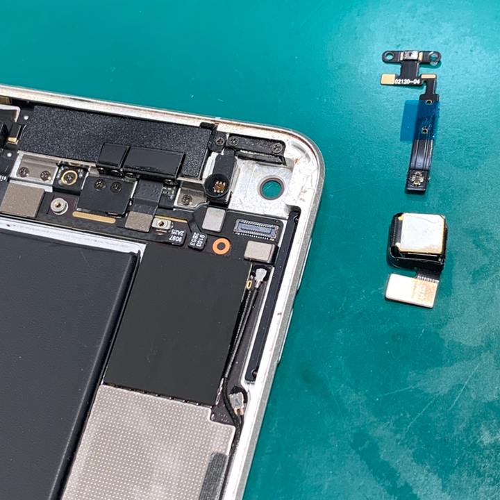 画面やバッテリー以外の故障、iPhone以外の機種も対応！iPadmini第5世代（アイパッドミニ5）スリープボタンケーブル交換
