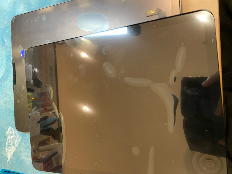 仙台からお越しのお客様よりiPadAir４（アイパッド）フロントパネル交換を行いました!