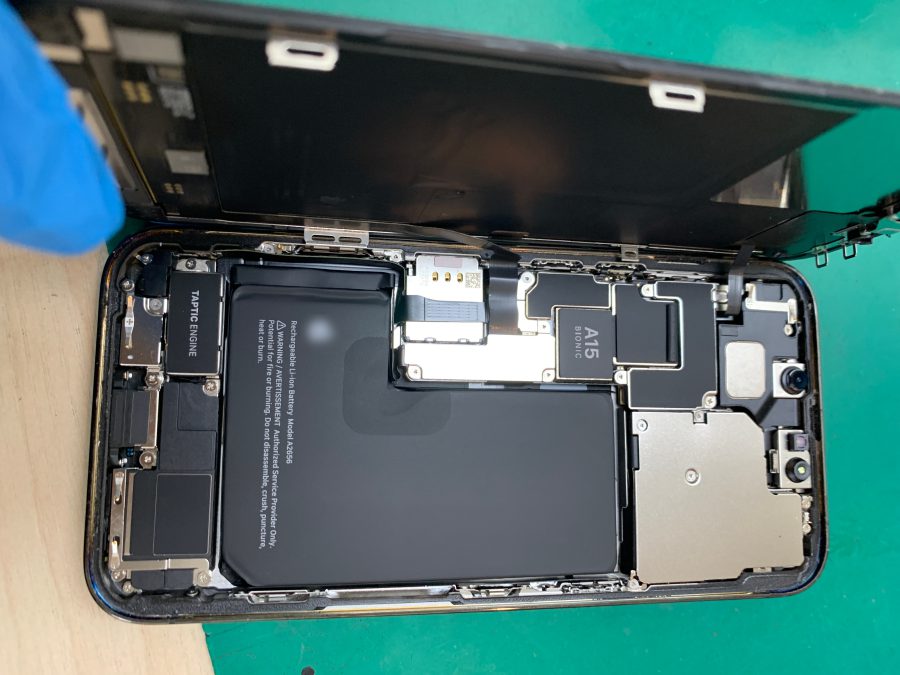iPhone13Pro 画面割れ修理しました！！