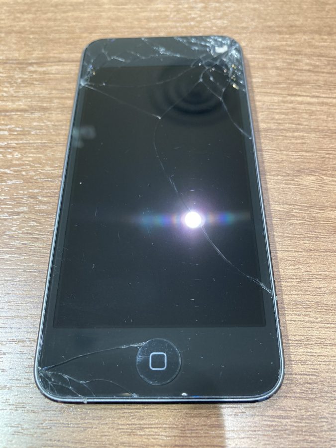 画面が割れてしまった… iPod touch 第6世代(アイポッドタッチ)修理を行いました!
