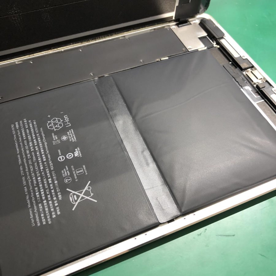 iPad Pro9.7（アイパッドプロ第1世代）のバッテリー膨張、最短即日・修理対応OKです！【池袋P’パルコ本店】