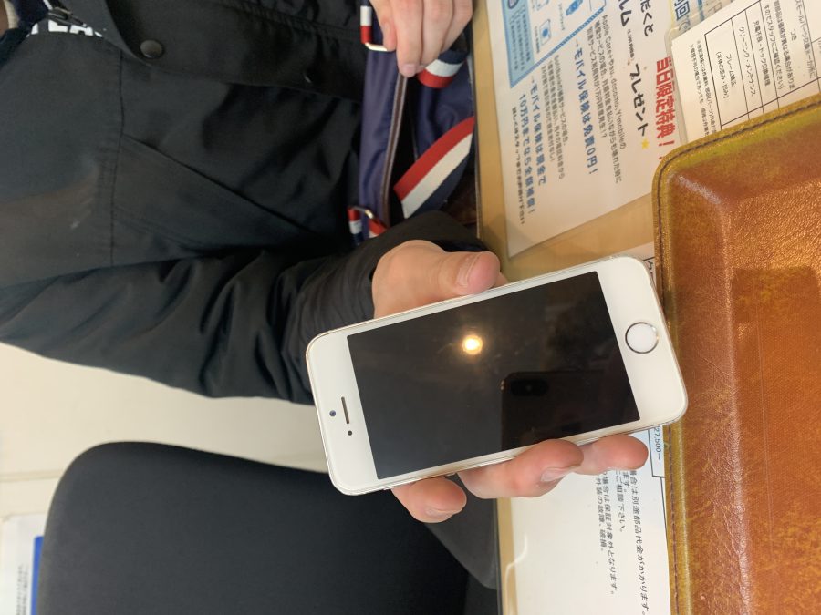 葛西店【N.I様】江戸川区からご来店 iPhone5s バッテリー交換修理