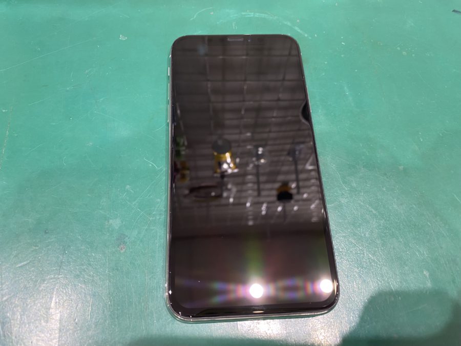 iPhoneXS(アイフォン)これって乗っ取り!?勝手に画面が操作される恐怖のゴーストタッチ！