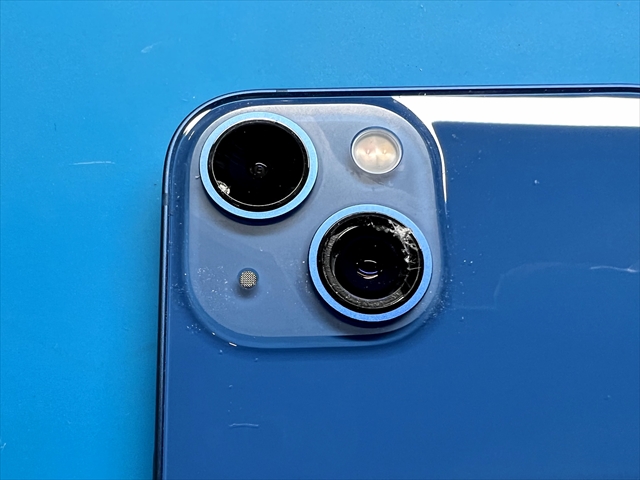 iPhone 13（アイフォーン13）のカメラガラス割れ修理なら、データそのまま即日修理のスマホ修理工房へ！