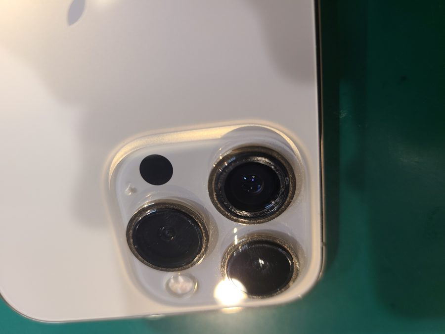 iPhone13Pro(アイフォン)のカメラレンズが割れてしまった…！そんな時はスマホ修理工房ペリエ千葉店へ！