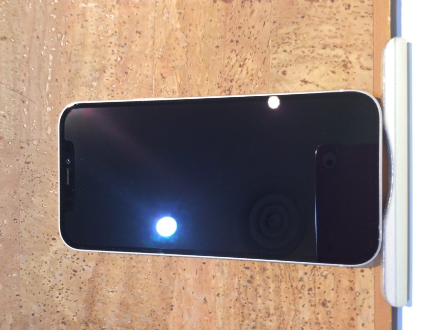 iPhone12(アイフォン12)画面ガラスは割れていないけど表示不良が…即日で直したい( ;∀;)