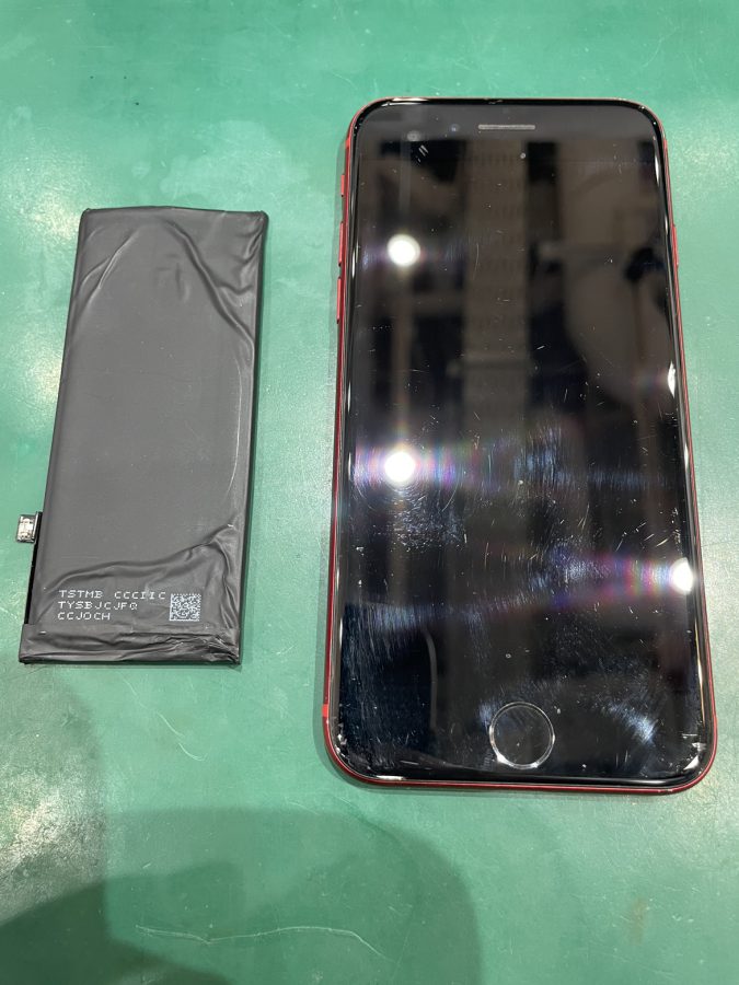 問合せ急増中！iPhone8(アイフォン8)のバッテリー交換はスマホ修理工房池袋P’パルコ店にお任せください！