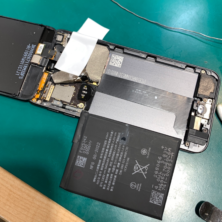 iPhone以外のバッテリーもすぐに交換できますよ！iPodtouch7（アイポッドタッチ）バッテリー交換