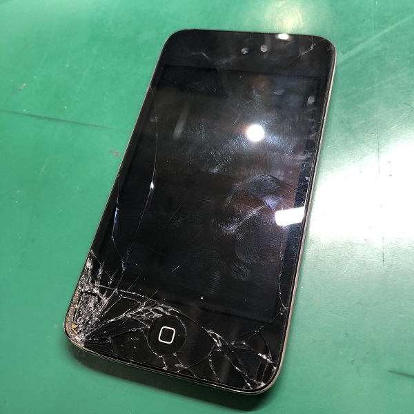 文京区よりお越しのお客様より、iPod touch4（第４世代）の画面割れ修理を承りました！【池袋P'パルコ本店】