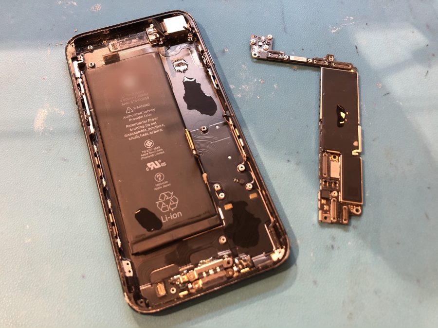 洗濯機で一緒に洗ってしまって水没、、、そんなiPhone7（アイフォン）もスマホ修理工房渋谷店ならデータが復旧できるかも！