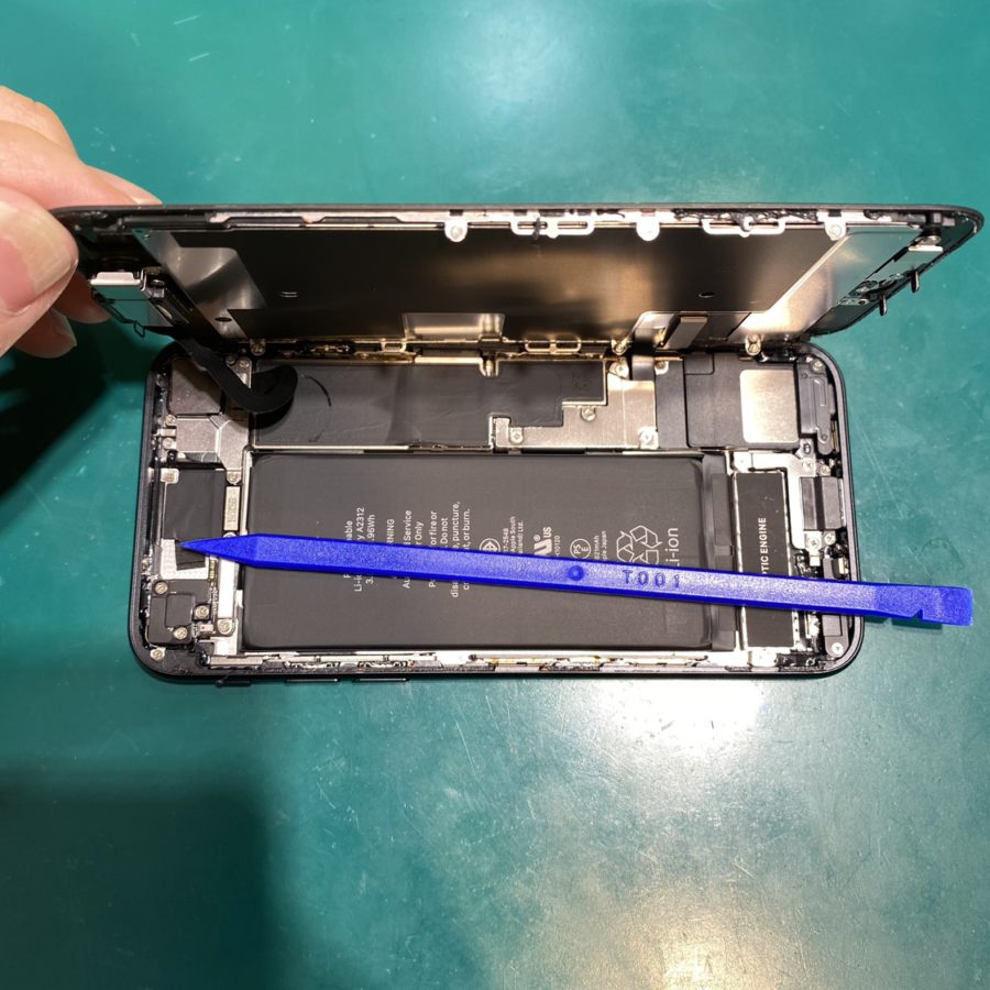 iPhoneの画面交換は当店にお任せください！iPhoneSE２（アイフォン）画面交換