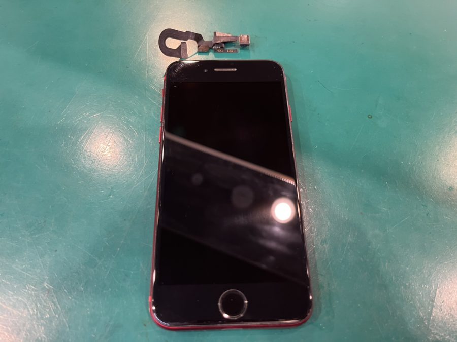 iPhone8(アイフォン)の映らないインカメラはスマホ修理工房ペリエ千葉店で直せます！