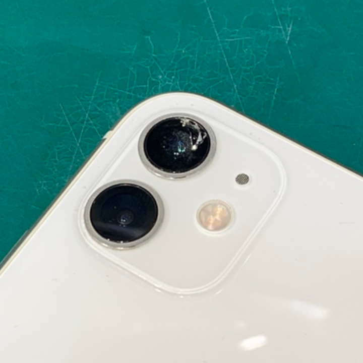 カメラの破損も当店なら部品の交換だけでご対応ができます！iPhoneXR（アイフォン）カメラレンズ修理