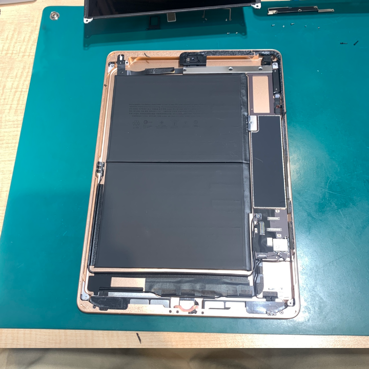 iPadのバッテリー交換なら当店でご対応させていただきます！iPad第7世代(アイパッド)バッテリー交換