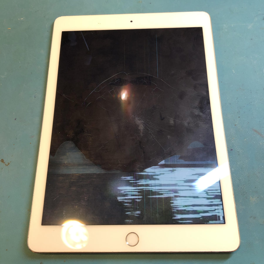 iPad Air2（アイパッドエアー2）の液晶が壊れてしまった！！データそのまま【スマホ修理工房池袋P‘パルコ店】へ！