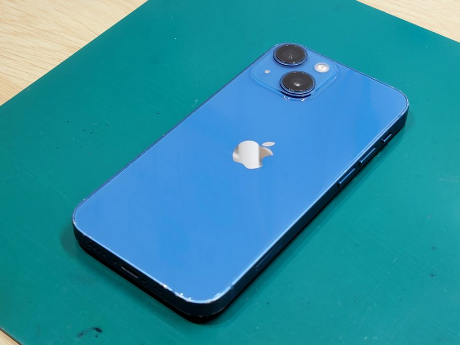 やはり人気!! iPhone13miniの水没修理なら、スマホ修理工房新宿PePe店に。画面交換ももちろんOKです。
