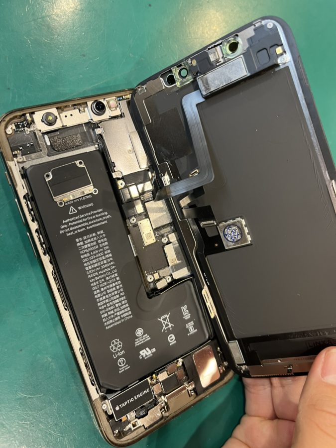 iPhone11Pro(アイフォン)の画面交換とバッテリー交換！スマホ修理工房ペリエ千葉店で即日修理！