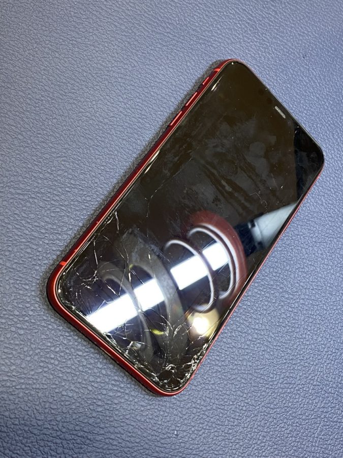 ガラス割れ！iPhone11(アイフォンイレブン)の修理を行いました【スマホ修理工房仙台PARCO2店】