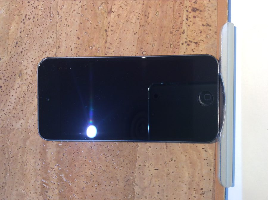 iPod touch 6(アイポッド タッチ 6)画面が浮いてボタンが陥没している…( ;∀;)