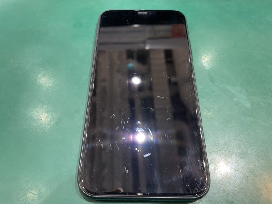 iPhoneX(アイフォンX)の画面が割れていないけど、細かな傷が気になるという方は【スマホ修理工房池袋P‘パルコ店】へ！