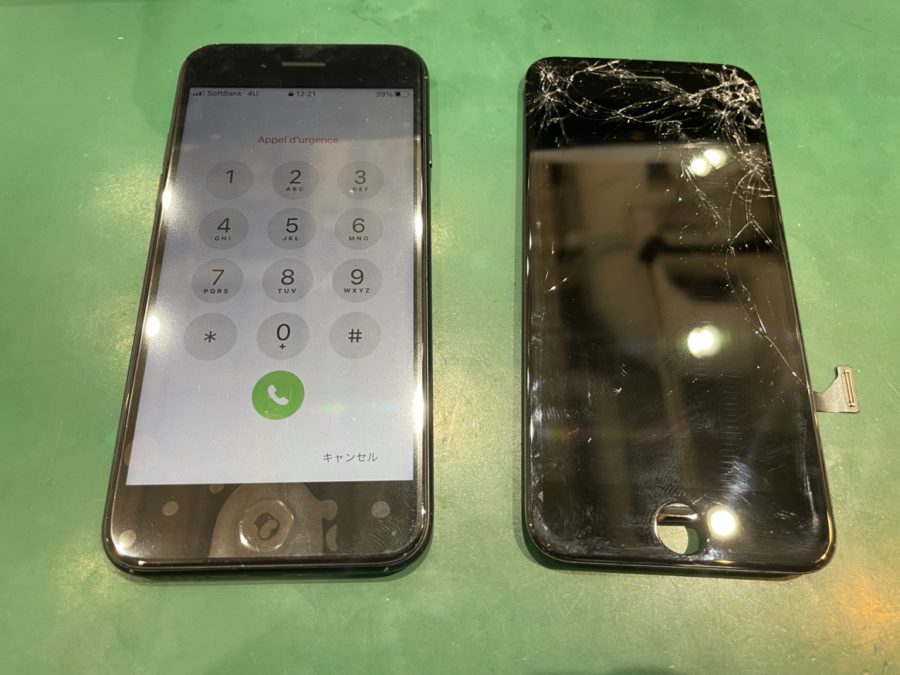 画面が割れ、液晶不良のiPhoneSE2(アイフォン)の画面交換は、【スマホ修理工房池袋P‘パルコ店】へ！
