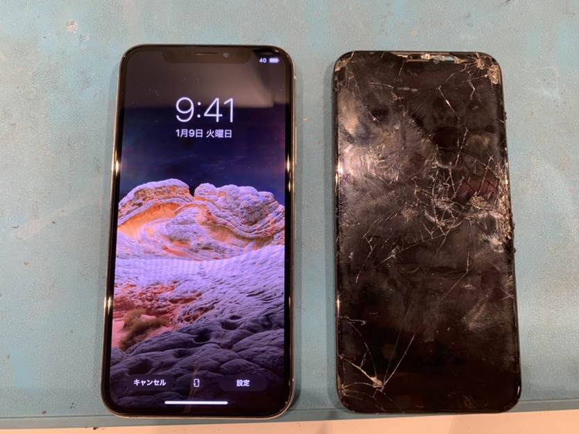 iPhoneXの画面の中が見えてしまっている....そんなバキバキに割れた画面は「スマホ修理工房渋谷店」で即日修理！