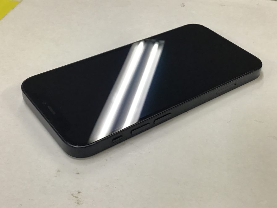 iPhone12miniの液晶破損！最短即日・データそのままで修理対応可能です♪【スマホ修理工房王子店】