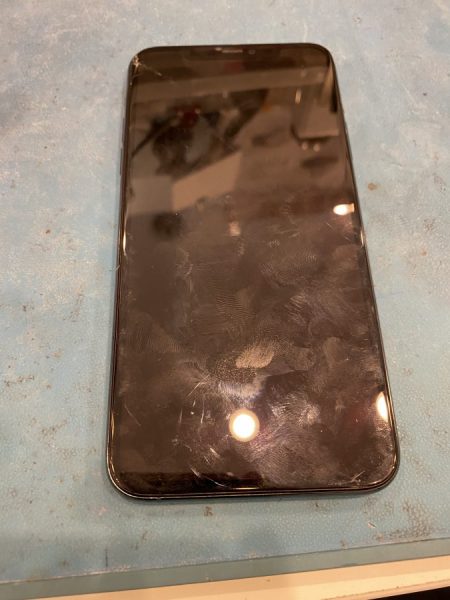 液晶の映らなくなったiPhone11ProMax(アイフォンイレブンプロマックス)　データを残して修理が可能です!