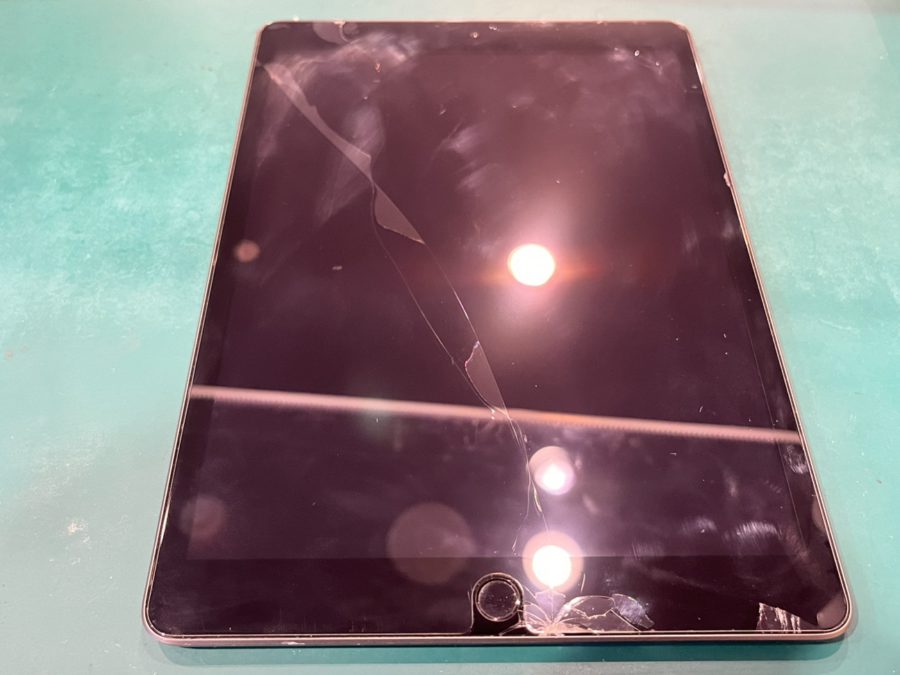 iPad9（アイパッド）ガラス交換修理！90分でホームボタン移植＆美品復活【スマホ修理工房ペリエ千葉店】