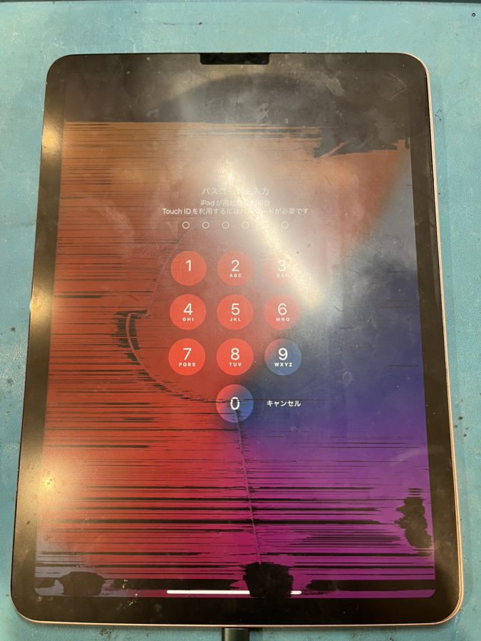 深刻な液晶漏れのiPadAir(アイパッドエアー)画面修理を行いました!【スマホ修理工房仙台PARCO2店】