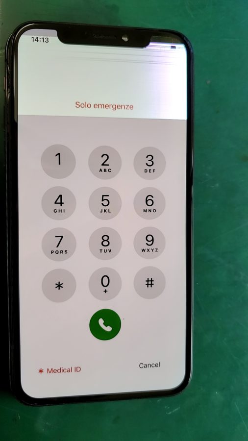 iPhone SE3 (第3世代)の 液晶不良で操作できない。【スマホ修理工房 上野店】