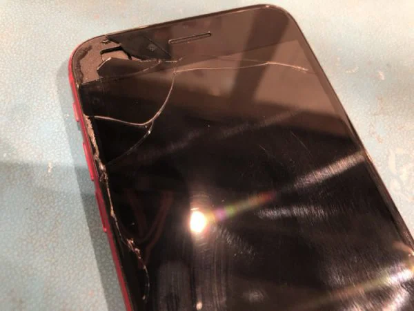 2022年モデルのiPhoneSE3（アイフォンSE第3世代）の画面割れ修理対応！お困りの方はスマホ修理工房渋谷店まで