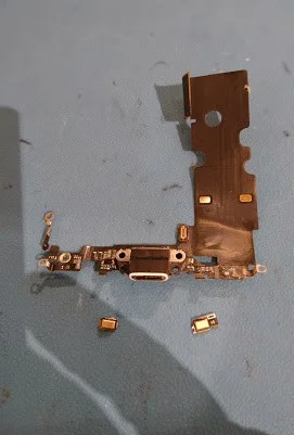 電話中、自分の声が相手に聞こえない。。。そんなiPhone8（アイフォン）のマイクはスマホ修理工房渋谷店で即日修理！