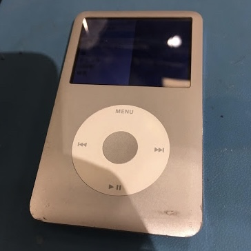 古くてもまだ直せます！iPod classic（アイポッドクラシック）のイヤホンジャック修理ならスマホ修理工房渋谷店まで！