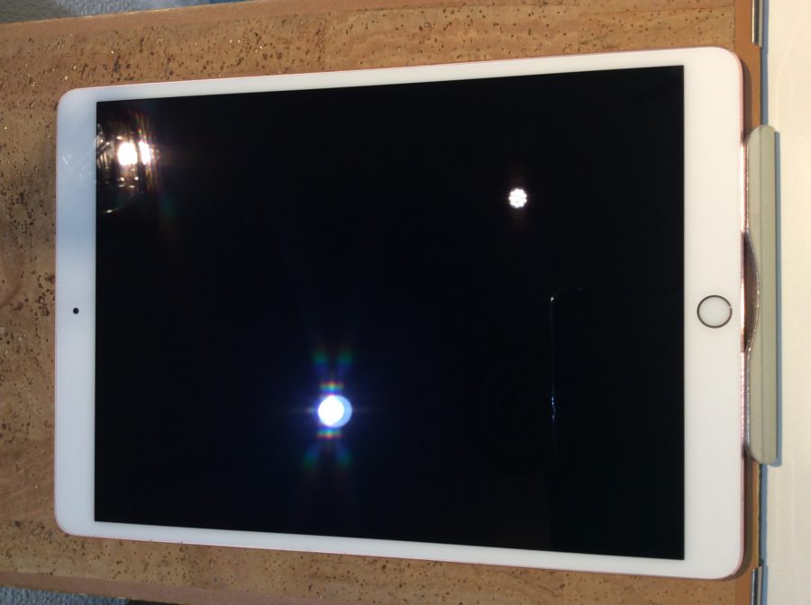 iPad Pro10.5(アイパッドプロ10.5 )充電をしても電源が入らなくなった…( ;∀;)そんな時は広島市内最安値で修理