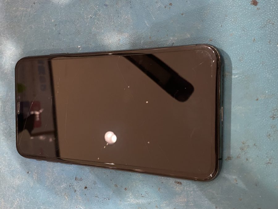 落として液晶が映らなくなってしまったiPhoneXSMax（アイフォンテンエスマックス）の修理を行いました!
