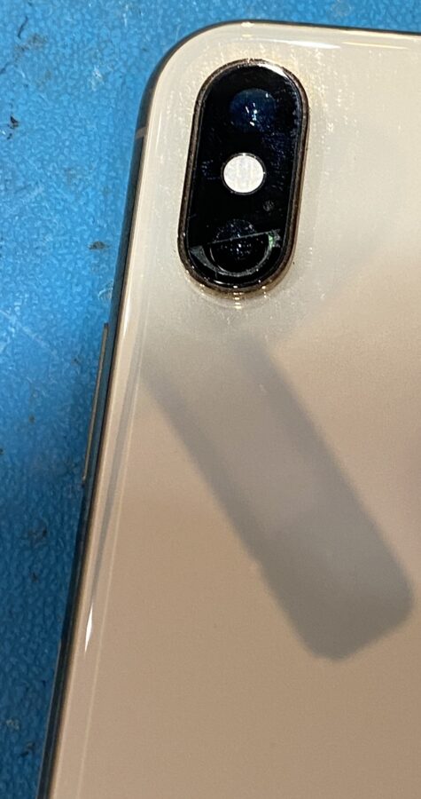 カメラのガラスが割れてしまったiPhoneXSMax（アイフォン）をお持ち込み頂きました!【スマホ修理工房仙台パルコ2店】