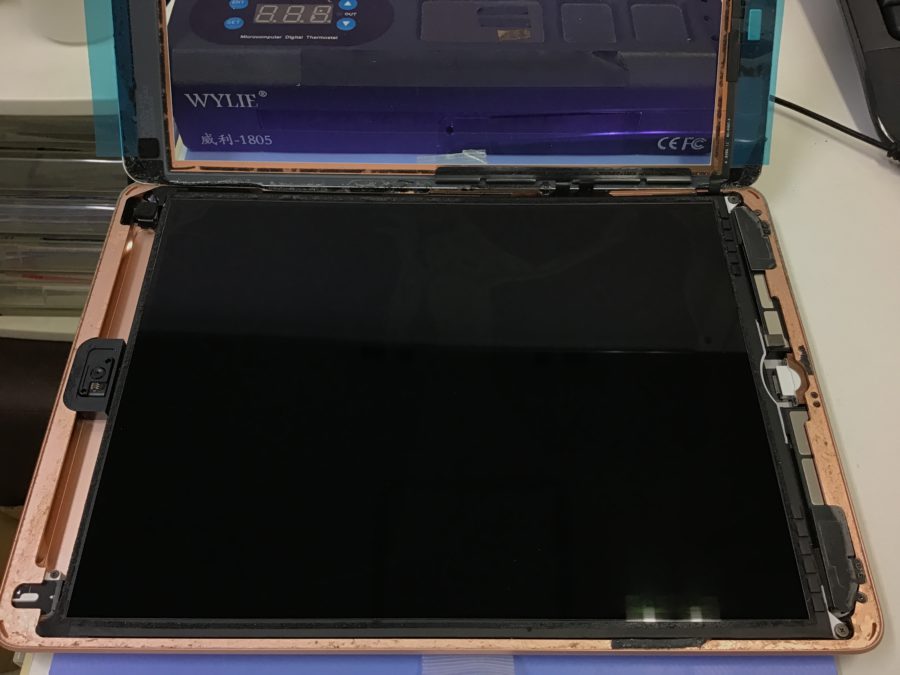iPad6の液晶破損！データそのままで修理対応可能です♪【スマホ修理工房王子店】