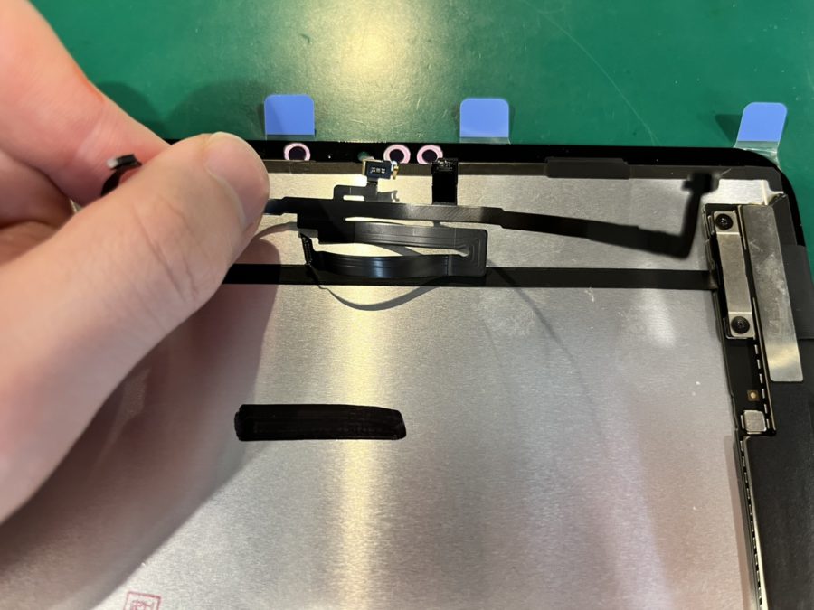 iPad Pro 11 第2世代（アイパッドプロ）液晶交換！180分で美しい画面に復活【スマホ修理工房ペリエ千葉店】