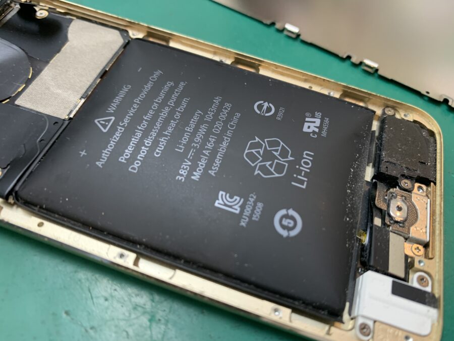 iPodTouch6 膨張バッテリーと液晶画面交換しました！