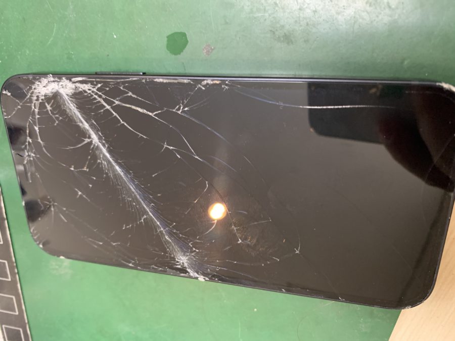 iPhone12画面修理のご案内です！