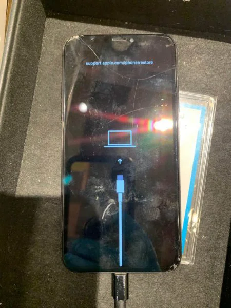 リンゴループになったiPhone8（アイフォン）はスマホ修理工房渋谷店が救います！