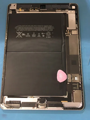 バッテリーの減りが早くて困る！iPad Air2（アイパッドエアー第2世代）のバッテリー交換は、スマホ修理工房渋谷店へ！