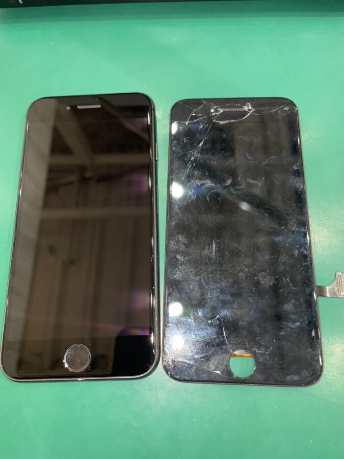 iPhone8（アイフォン8）の画面交換でしたら、【スマホ修理工房池袋P‘パルコ店】へ！