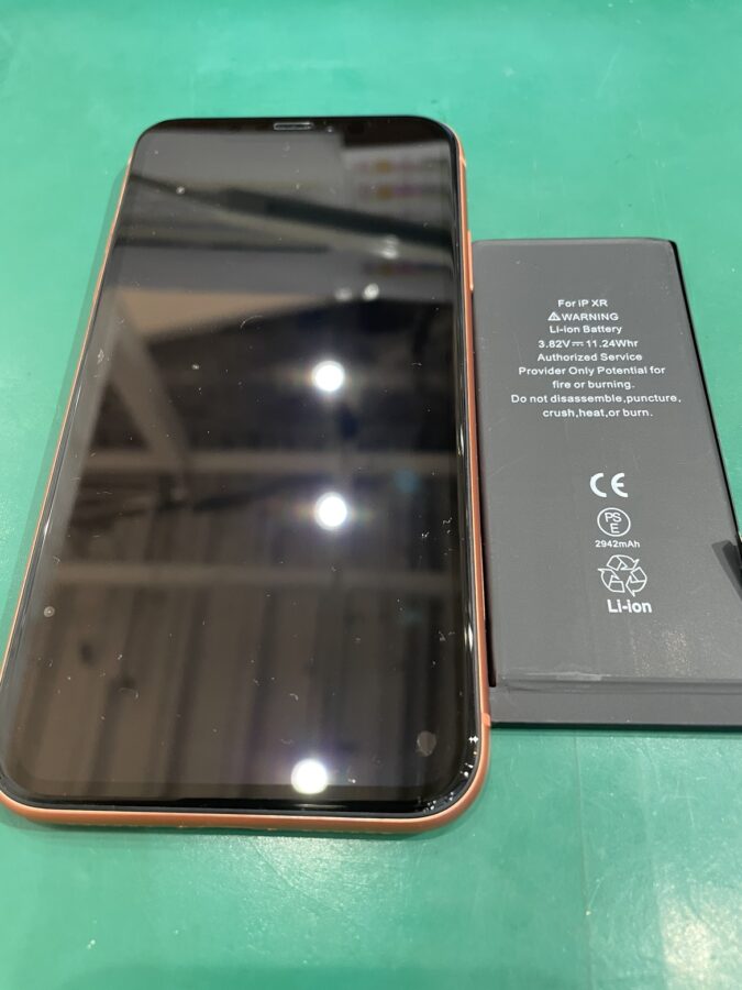 iPhoneXRが起動しない...そんなときは【スマホ修理工房池袋P'パルコ店】にお任せください！
