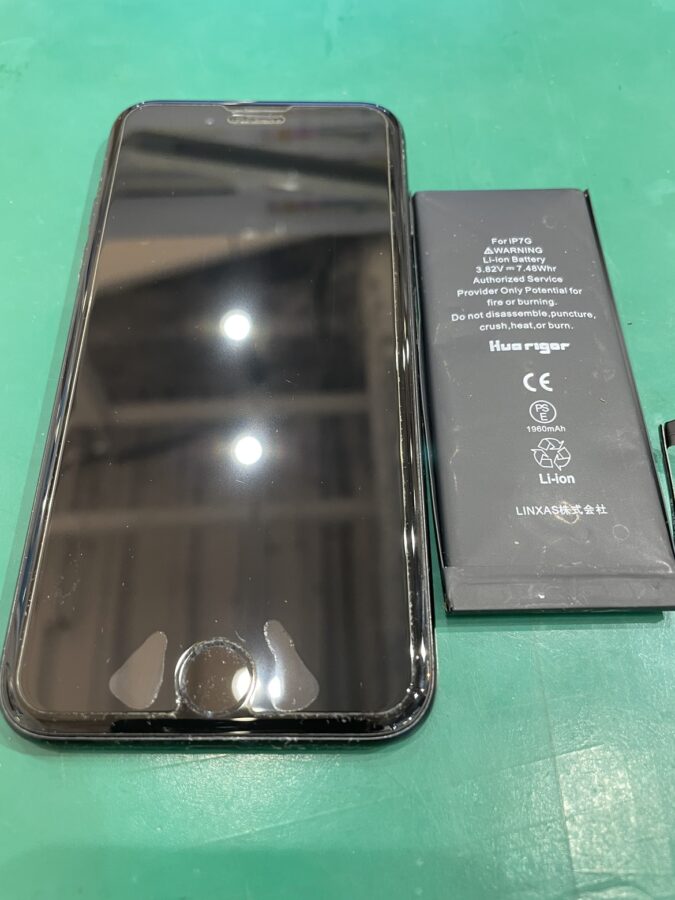 iPhone7（アイフォン7）のバッテリーが膨張してしまった・・・そんなときは【スマホ修理工房池袋P'パルコ店】へ！