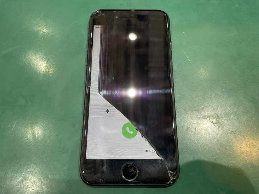 iPhoneSE2(SE第二世代）の画面交換なら、【スマホ修理工房池袋P‘パルコ店】へ！