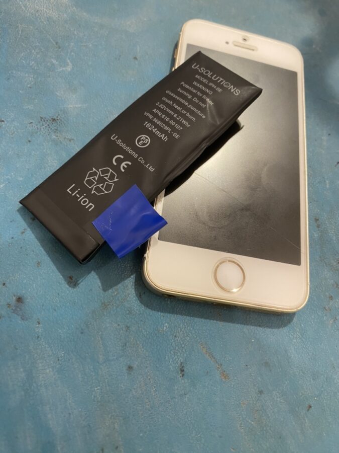 仙台市からお越しのお客様よりiPhoneSE（アイフォン）バッテリー修理を承りました！【スマホ修理工房仙台PARCO2店】
